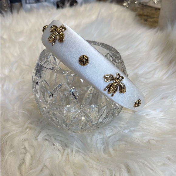 Elegant White Headband with Gold Bee Accents - Picture 2 of 3